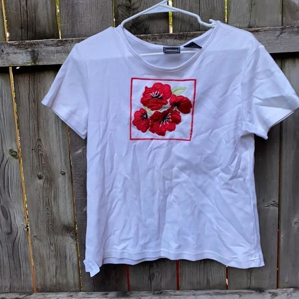 Bobbie Brooks Floral Tee sz. S